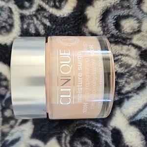 Clinique moisture surge